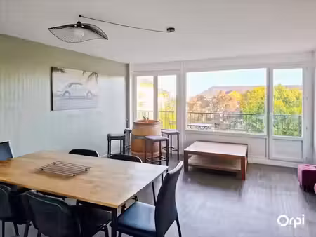 location meublée appartement 5 pièces 110 m² à lorient (56100), 1 020 €