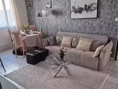 location meublée appartement 1 pièce 70 m² à grenoble (38000), 380 €
