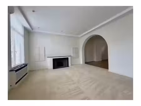 appartement à louer à avenue louise 64 ixelles (vbe64074)
