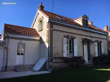 belle maison ancienne rénovée, 2 chambres, 80 m2