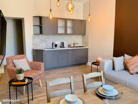 chambéry centre – t2 meublé de 55 m² toutes charges comprises