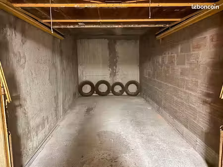 garage fermé 12 m2