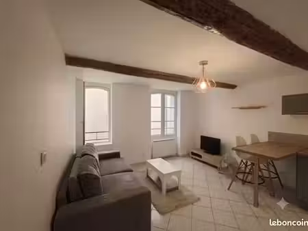 studio meublé rénové à toulon