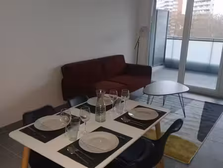 appartement meublé t2 standing 54m² avec balcon + parking souterrain électrifié