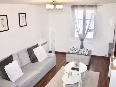 nancy place carnot - agréable f2 duplex meublé 40 m2