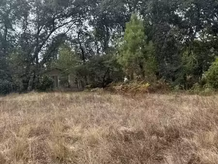 terrain constructible de 741 m² à salles