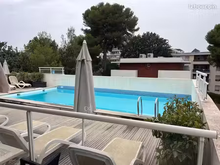 2 pièces piscine parking verdure carrefour antibes