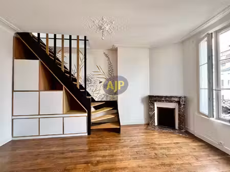 croix-de-chavaux - 2/3 pièces en duplex - montreuil - dernier etage