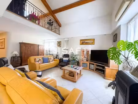 superbe duplex t7 de 172 m2 niché au dernier étage