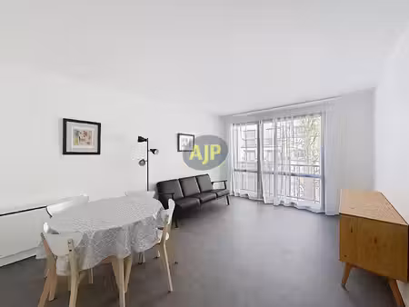 2 pièces à louer en meublé - rue haxo - paris 20