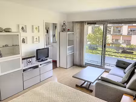 studio avec balcon à louer meublé - avenue philippe auguste - paris 11