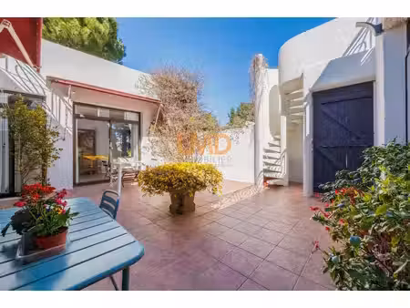 villa d'architecte - toit terrasse - jardin - piscine - garage