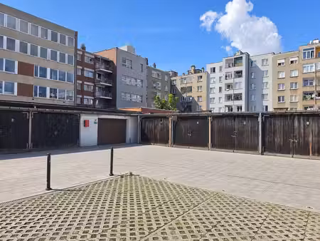 garage box n° 8 et n° 9