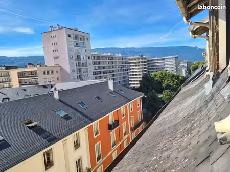 studette rénovée et équipée- secteur gare chambery