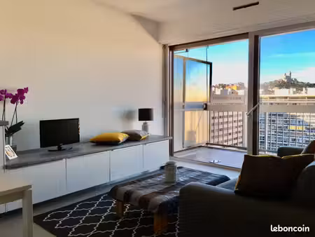 t2 33m2 meublé avec terrasse et vue – marseille 6e