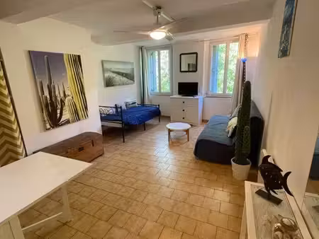 grand studio meublé toulon 30 m2