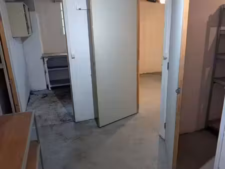 remise / local courbevoie 29m2