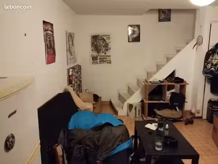 loue f2 - 39 m2 maisonnette entre château et cathédrale
