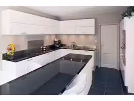 superbe 2 pièces avec loggia proche plage