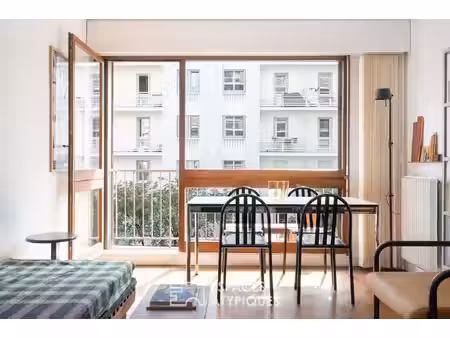 appartement seventies avec balcon