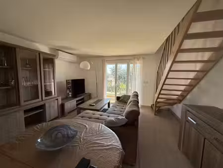 location appartement 3 pièces 50 m² à carqueiranne (83320)