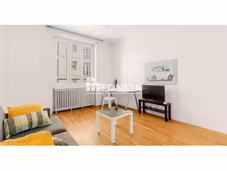 rue bataille, joli t3 rénové avec le charme de l'ancien