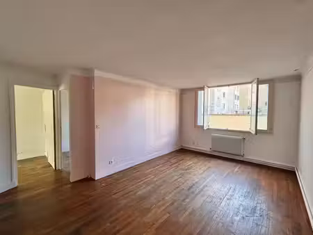 villeurbanne - appartement t3 de 53 m2 à rénover