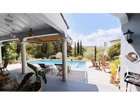 villa avec piscine