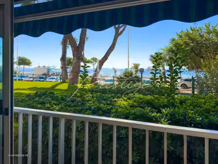 cannes – studio rénové avec balcon, aperçu mer et plage à pied
