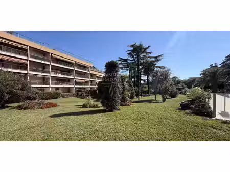 appartement avec terrasse et piscine cannes (06)
