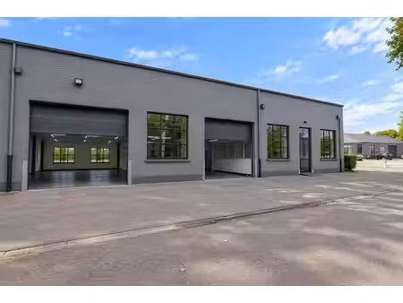 waterloo - entrepôt / local industriel avec bureaux 265 m2
