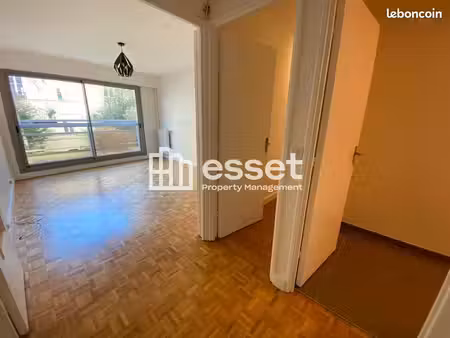appartement 3 pièces 58m² à louer 1918 - paris 75015