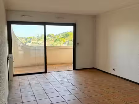 appartement 2 pièces - 49 m2 - ascenseur - 3 étage - 220 000