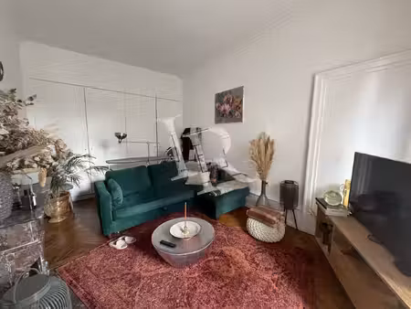 charmant appartement avec balcon - centre ville