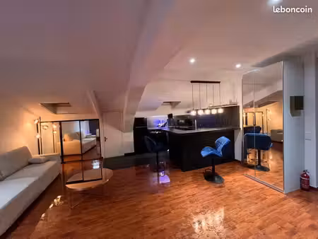 entre particuliers, je vends ma résidence principale de 53 m2, au dernier étage d’un petit