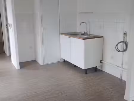 appartement t4 bordeaux - 83 m2 - 943 euros ttc