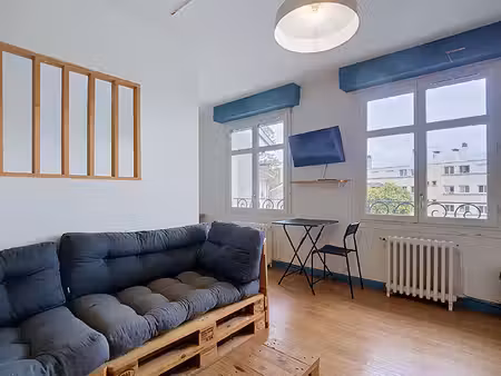 a louer pau centre appartement t2 meublé de 27.72 m² au 3ème et dernier étage d'un immeubl