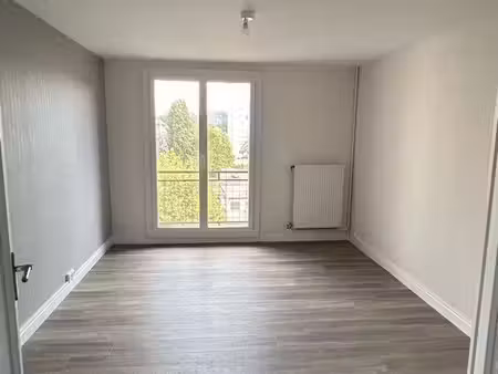 appartement t3 traversant rénové – 52 m² – bourgoin-jallieu, secteur champaret