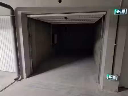 parking / box