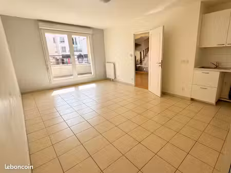 à louer – t2 45m² avec terrasse & parking – ermont centre-ville