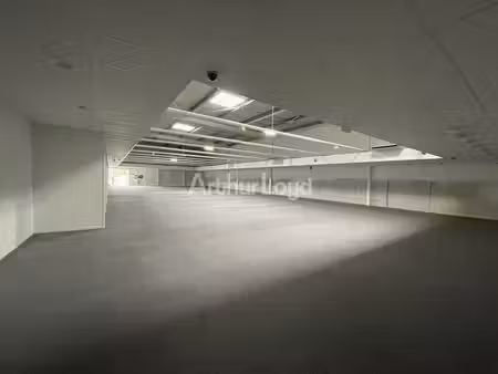 location commerce chalons en champagne 51000 900m²