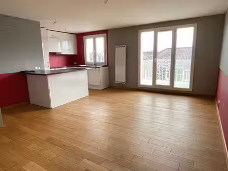 location appartement 3 pièces 73m²