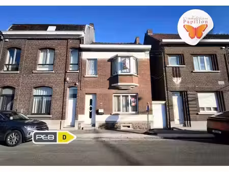 maison 3 façades avec jardin,passage latéral couvert, garage