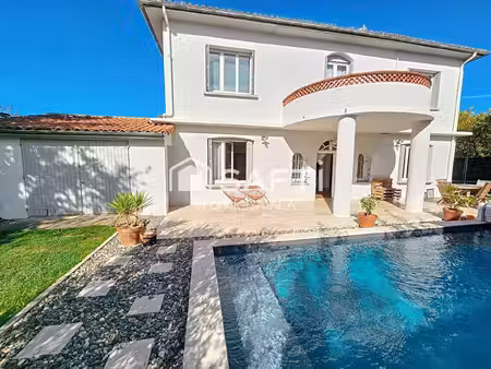 beaucoup de cachet pour cette maison bourgeoise rénovée