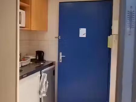 location meublée appartement 1 pièce 17 m² à reims (51100), 390 €