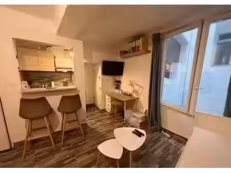 location meublée appartement 1 pièce 20 m² à aix-en-provence (13090), 630 €