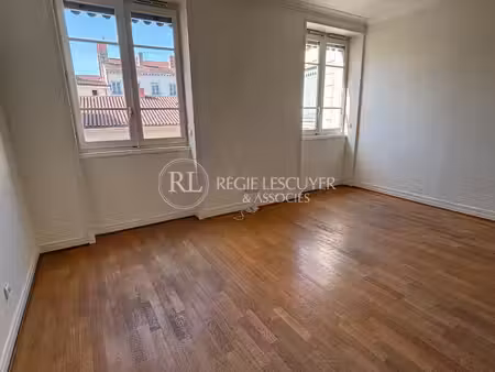 t2 - 1 rue colonel chambonnet 69002 lyon
