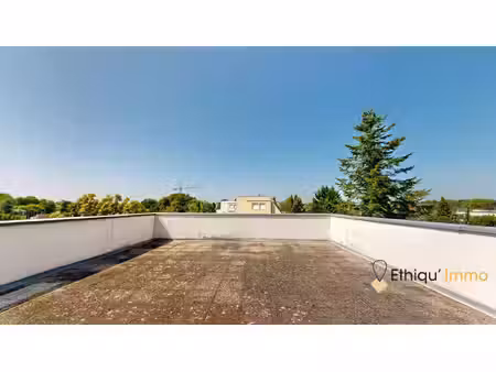 f4 rooftop