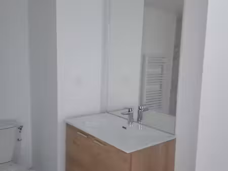 loue studio neuf non meublé