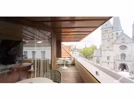 maison à louer à gent pour € 4.000 avec 4 chambres à coucher